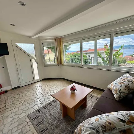 Appartamento In 54353 Crikvenica
