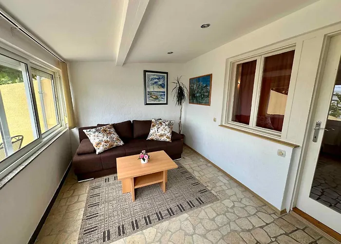 Apartament In 54353 Crikvenica