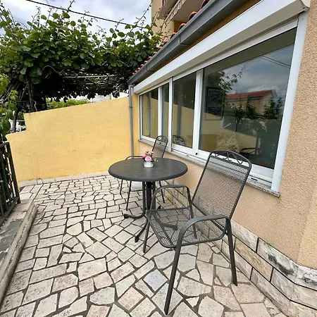 In 54353 アパート ツリクヴェニツァ